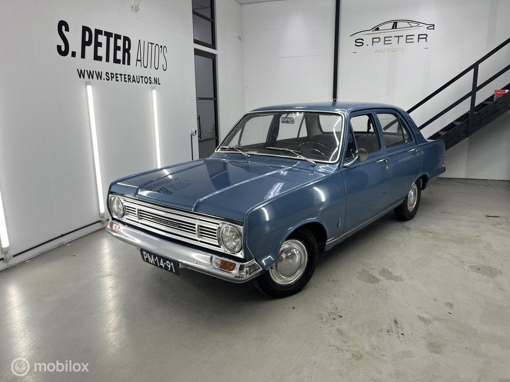 Vauxhall Victor 101, Automaat, Gebruikt, Zwart, Blauw
