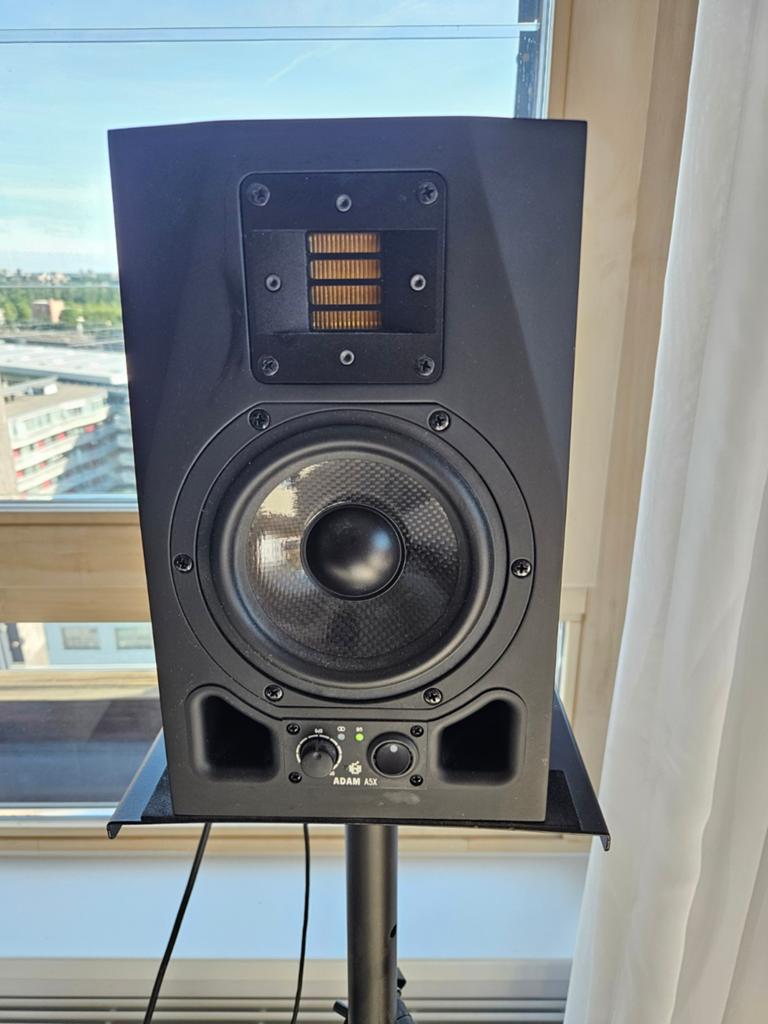 Adam A5X studiomonitor met Millennium stands en kabels, Zo goed als nieuw, 120 watt of meer, Front, Rear of Stereo speakers, Ophalen