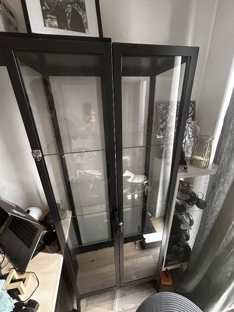 Glass-door cabinet Ikea (2), Ophalen, 50 tot 100 cm, Zo goed als nieuw, Metaal