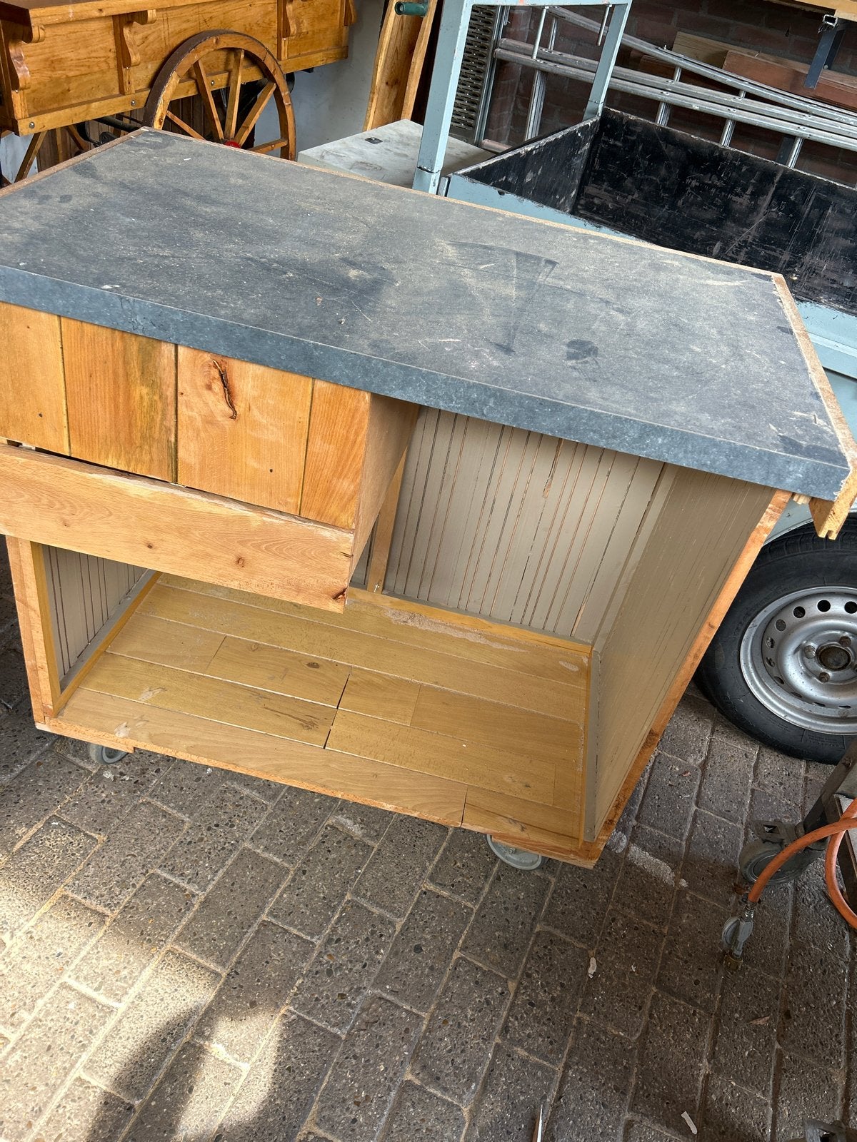 Houten werkbank/tafel met lades en wielen, Huis en Inrichting, Kasten | Overige, Ophalen, Zo goed als nieuw