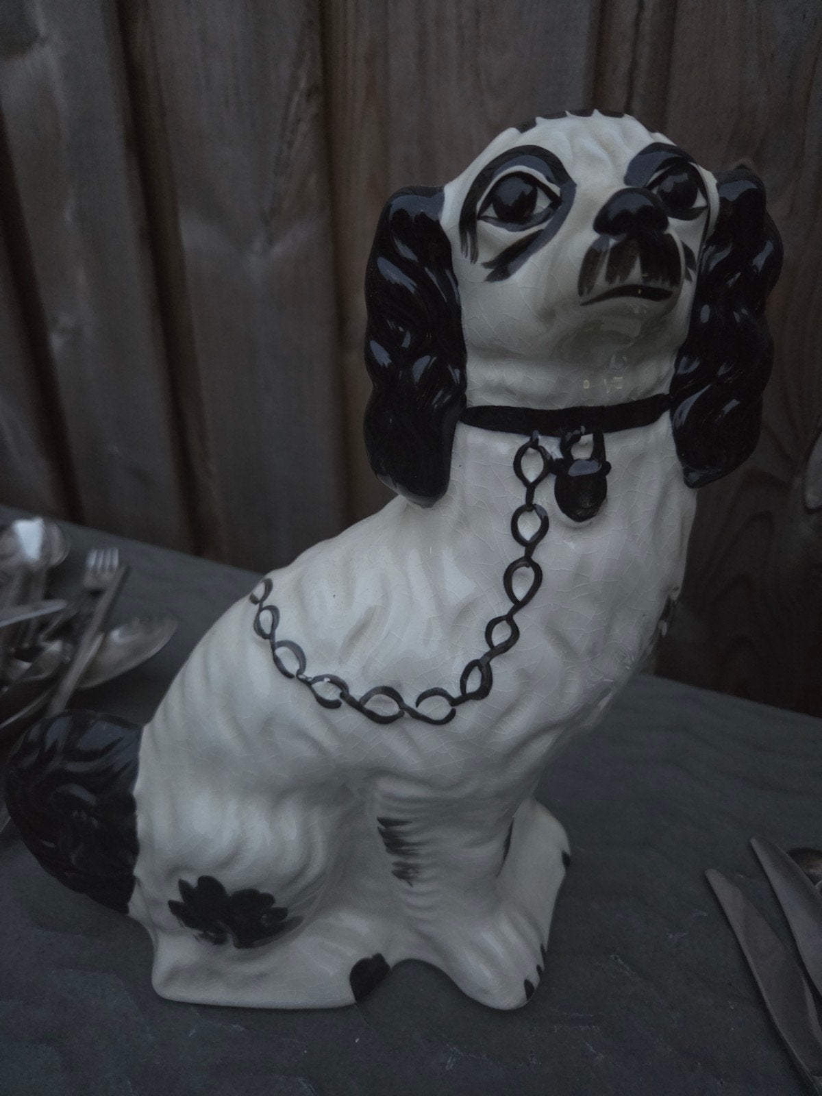 Vintage porseleinen hond beeldje - zwart/wit, Antiek en Kunst, Antiek | Keramiek en Aardewerk, Ophalen