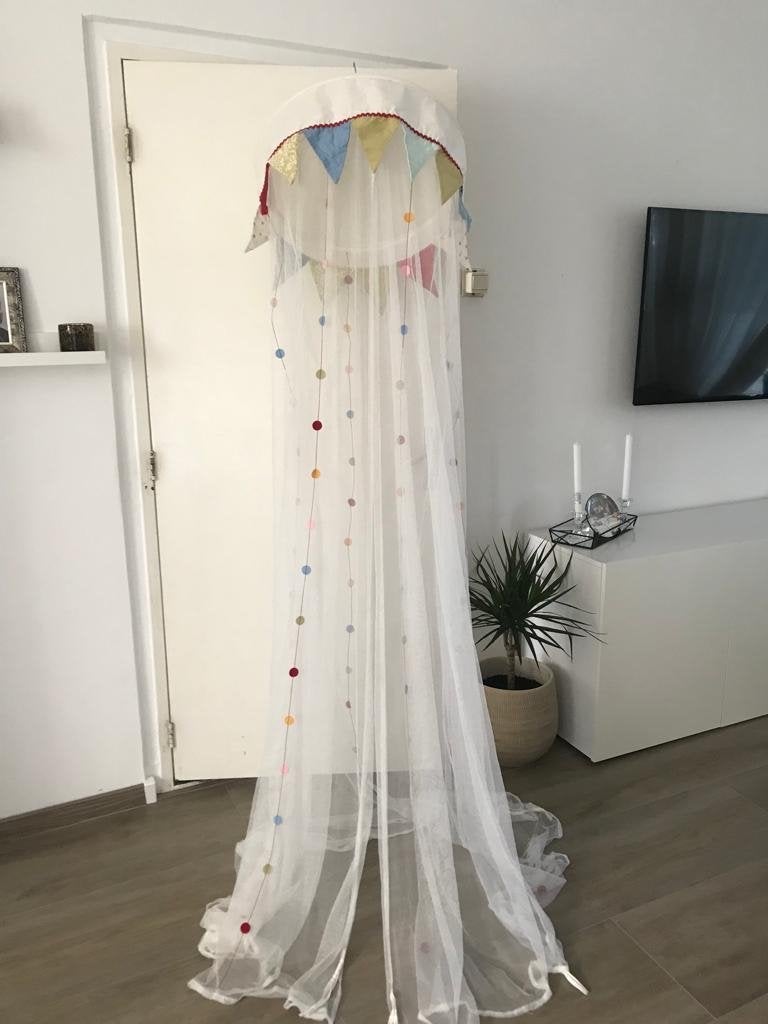Mooie klamboe met vrolijke vlaggetjes en pompons, Ophalen, Zo goed als nieuw, Overige typen