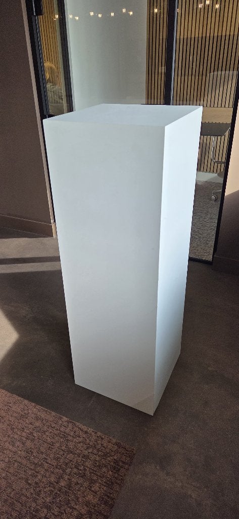 Witte sokkel/display zuil (5 stuks), Ophalen, Zo goed als nieuw