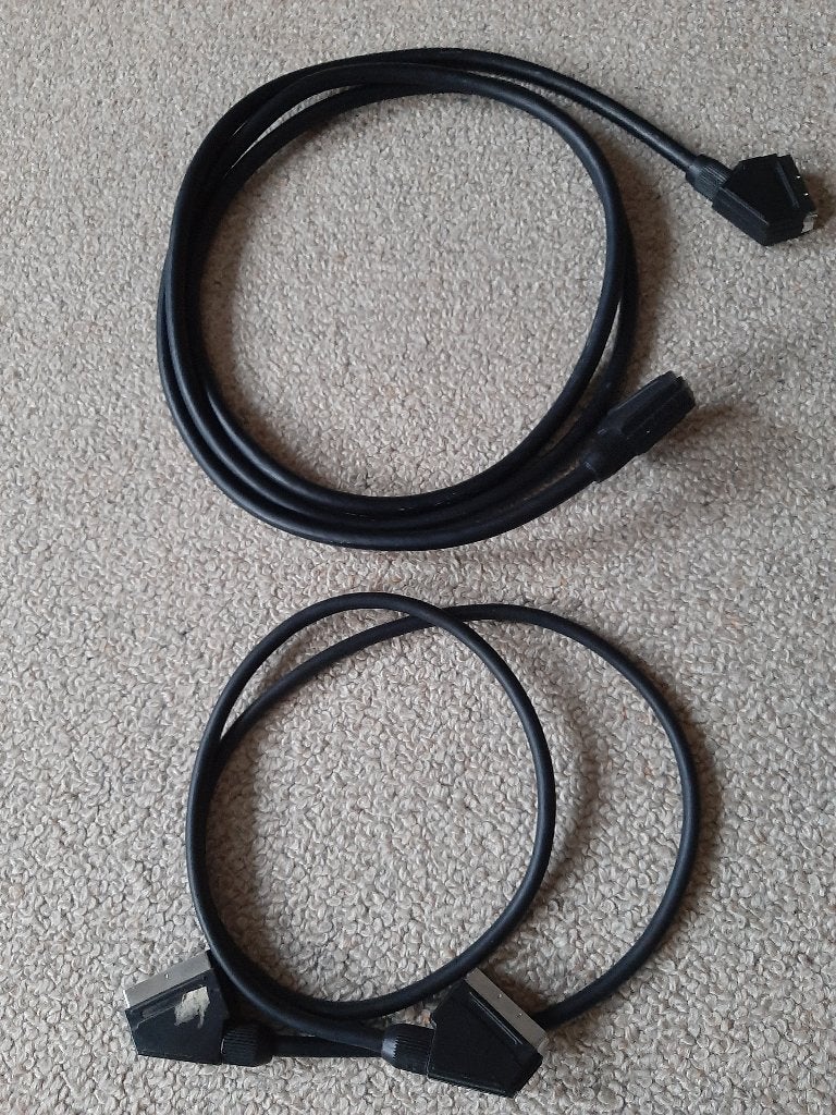 2 SCART-kabels (250 cm en 175 cm) voor diverse apparaten, Ophalen of Verzenden, Gebruikt, 2 tot 5 meter, Scartkabel
