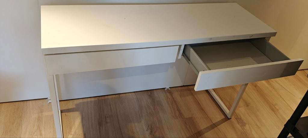 Hoogglans wit bureau met 2 lades, Witgoed en Apparatuur, Zonnebanken en Gezichtsbruiners, Ophalen, Zonnebank enkelzijdig, Minder dan 10 lampen