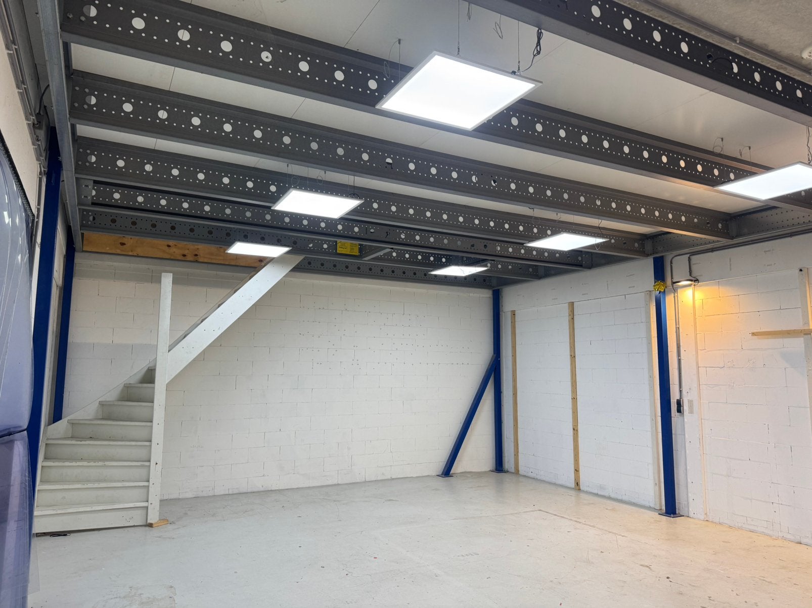 Entresolvloer 45m2 incl trap verdiepingsvloer, Ophalen