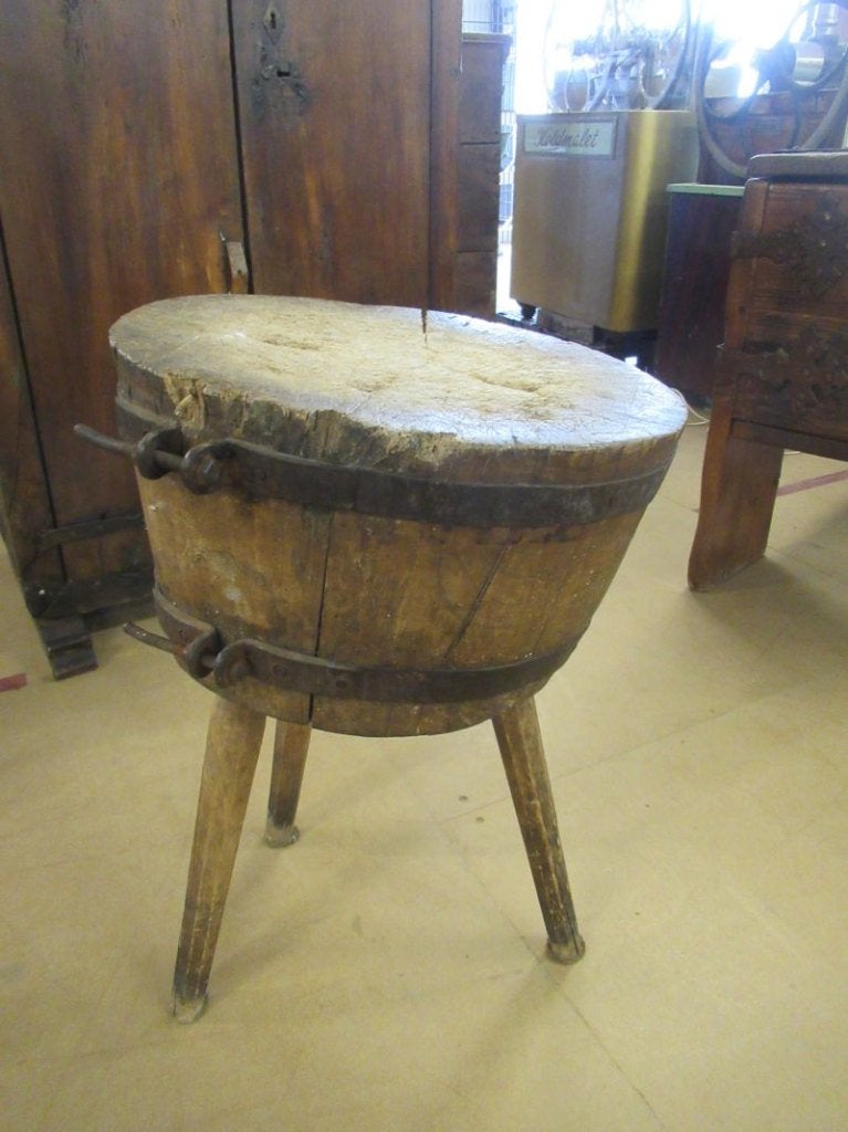 Oer 11870 groot hak blok met ijzeren ringen, Ophalen