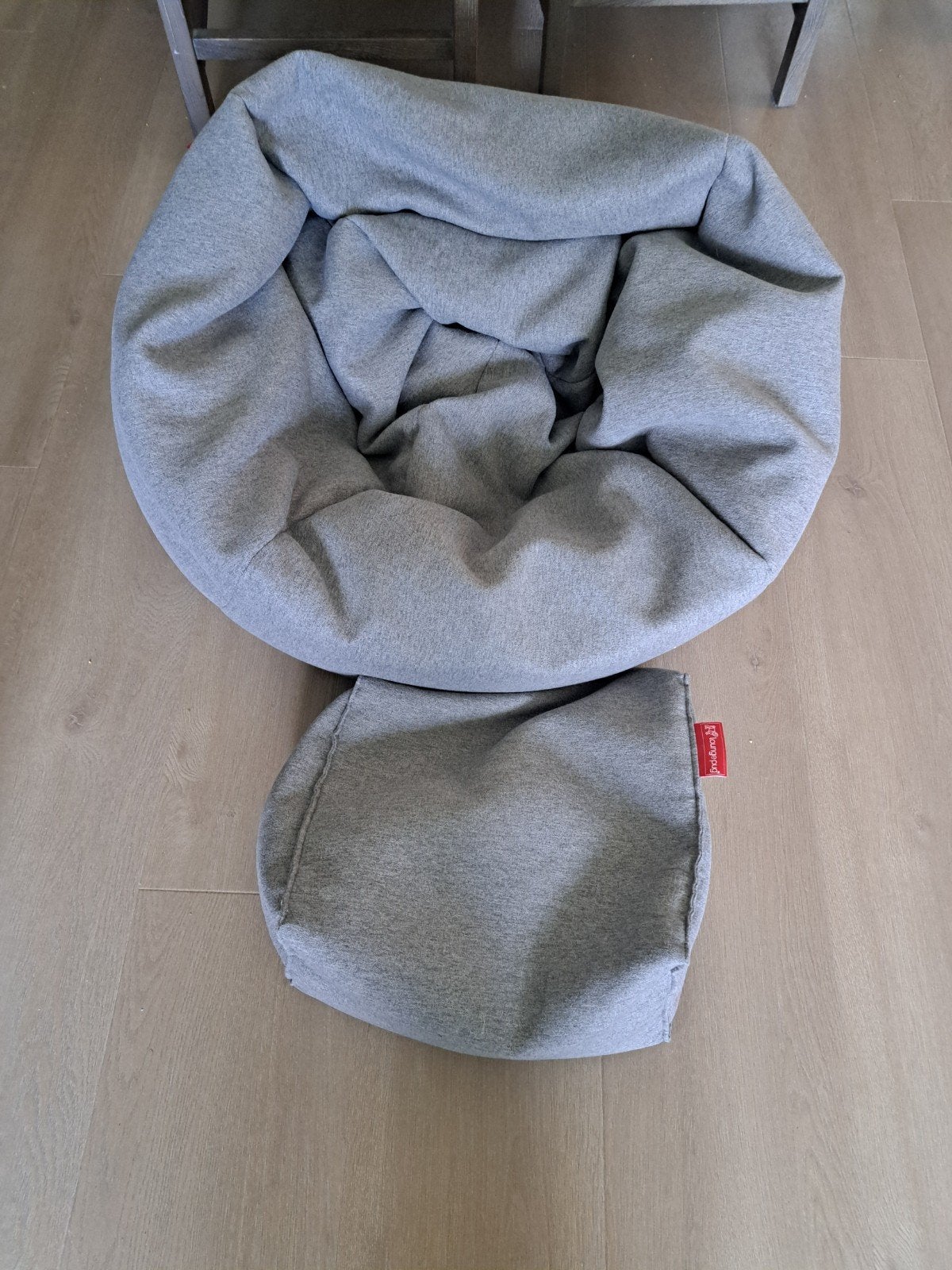 Mooie grijze zitzak met voetenbankje - Lounge Pug, Huis en Inrichting, Ophalen, Gebruikt, Grijs, Zitzak