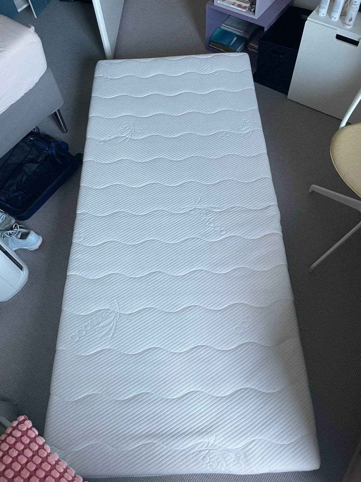 Koudschuim matras 90x210 HR60 medium, Ophalen, Zo goed als nieuw, Eenpersoons