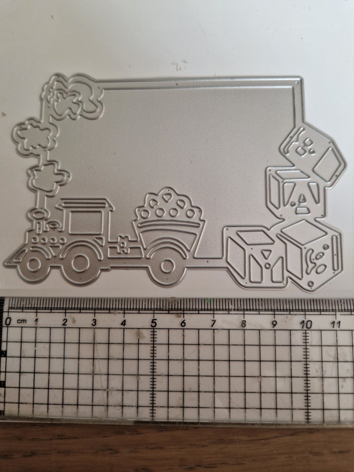 Snijmal frame baby o.s. met trein en babyblokken, Hobby en Vrije tijd, Ophalen of Verzenden