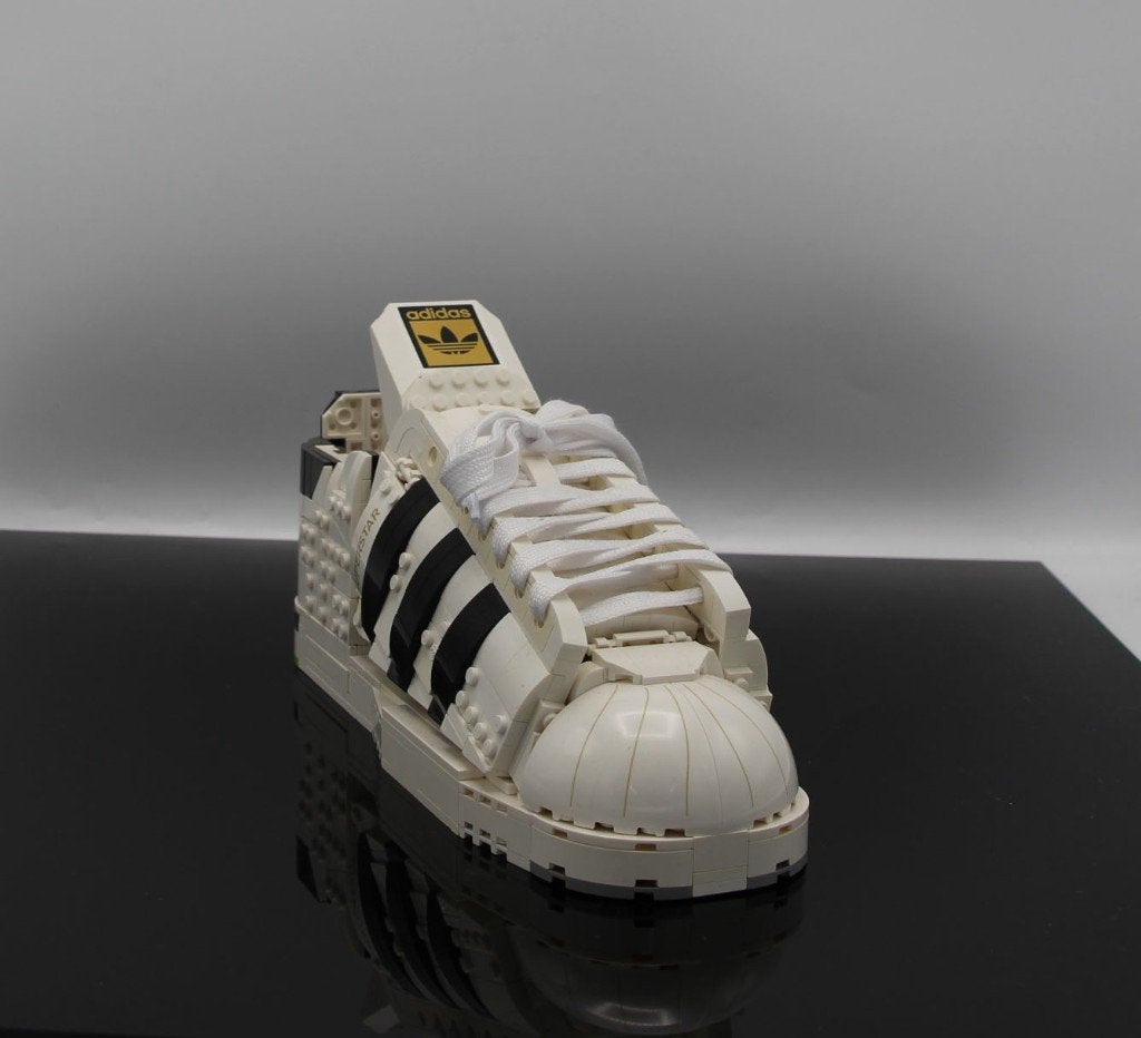 LEGO Adidas Originals Superstar (geïnspireerd op set 10282), Lego, Community@lego.com, Ophalen of Verzenden, Zo goed als nieuw