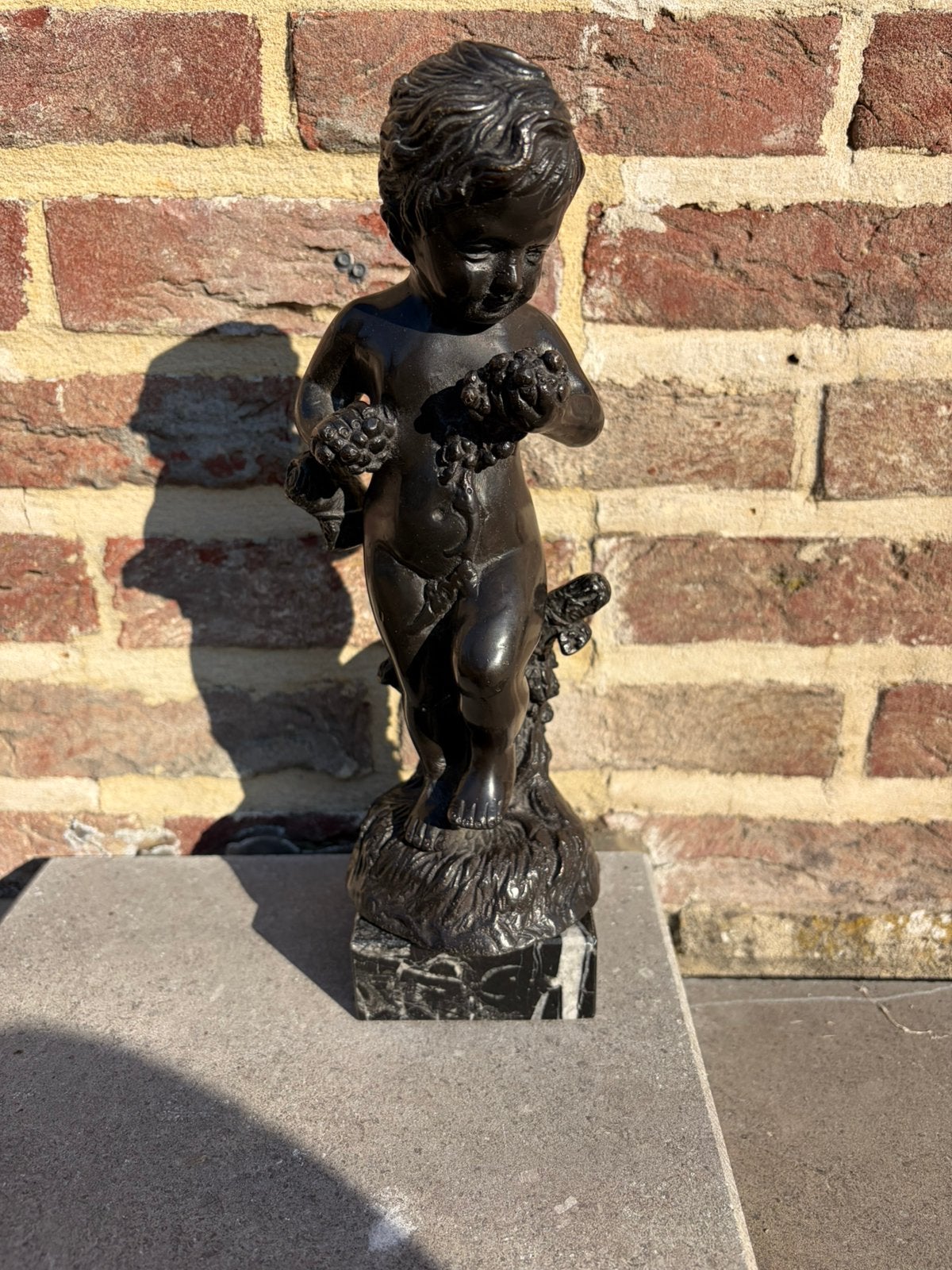 Bronzen beeld kind gesigneerd Moreau, Ophalen, Zo goed als nieuw, Mens