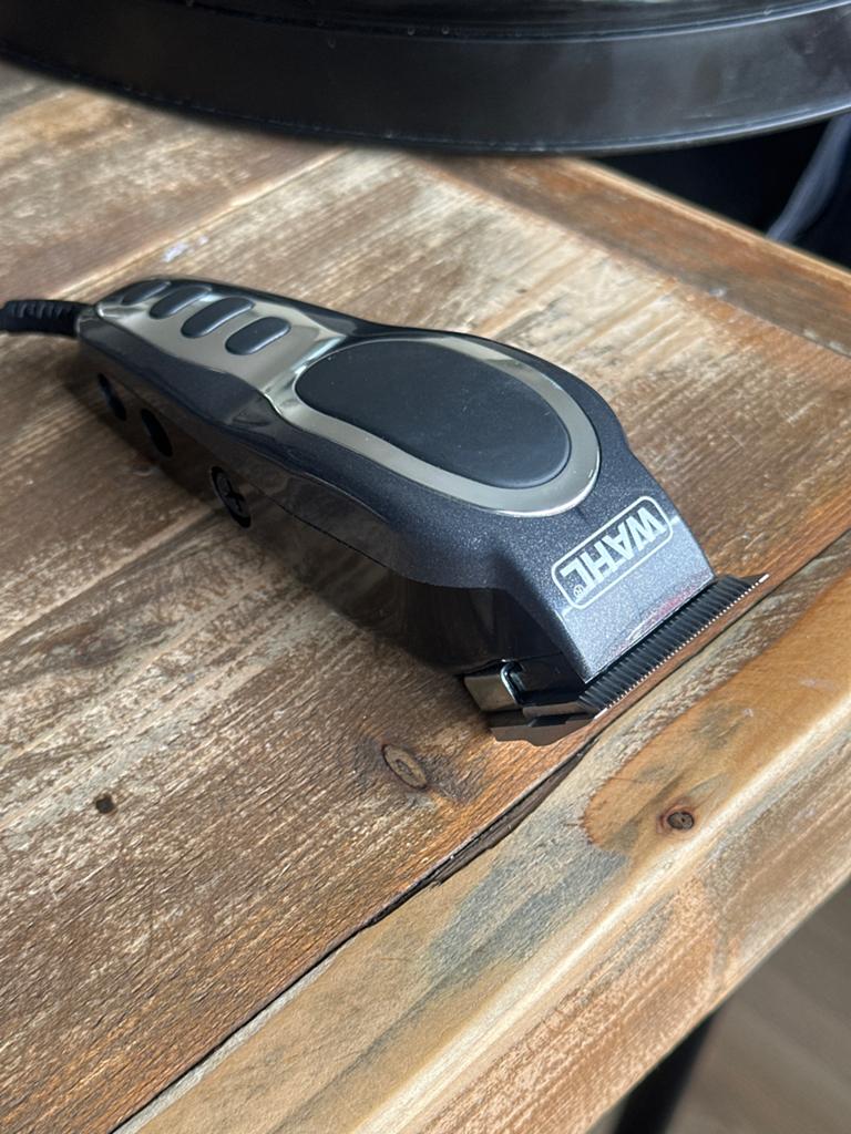 Wahl Tondeuse met Opzetstukken en Koffer, Ophalen, Zo goed als nieuw, Tondeuse