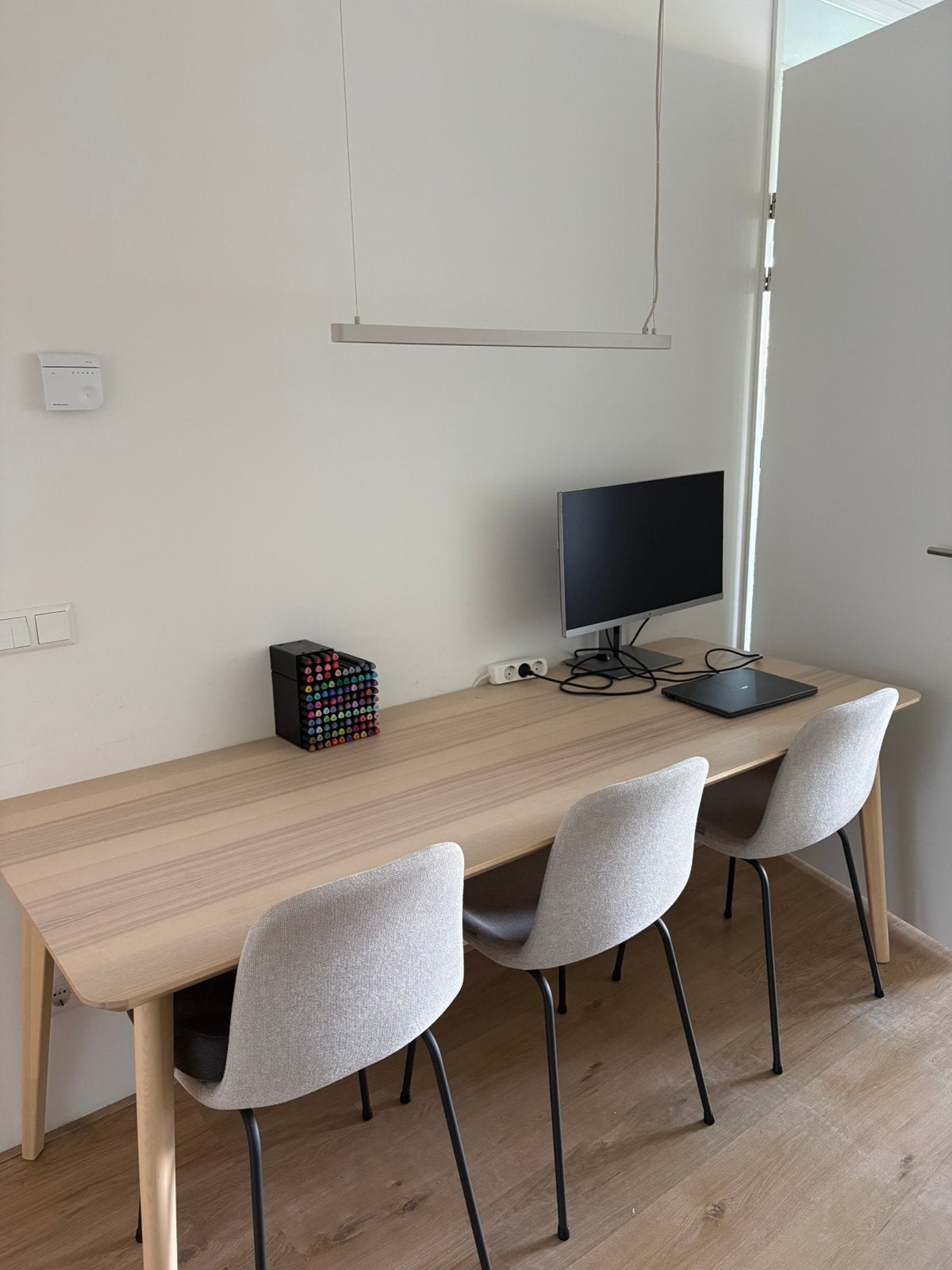 IKEA Tafel + 3 stoelen van Loods5, Ophalen, 50 tot 100 cm, Zo goed als nieuw, Vijf personen of meer