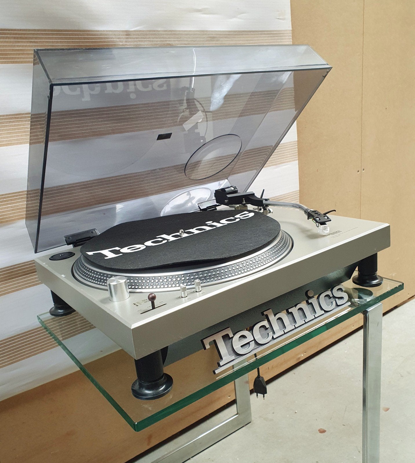 TECHNICS. SL-1200 Made in Japan., Ophalen of Verzenden, Technics