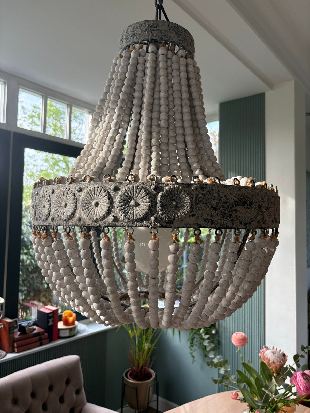 Chique rustieke chandelier van houten kralen, Huis en Inrichting, Ophalen, Zo goed als nieuw, Hout, Landelijk rustiek