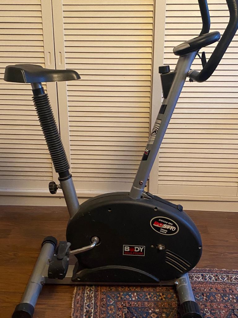 Hometrainer - Fiets, Sport en Fitness, Ophalen, Aluminium, Zo goed als nieuw, Benen