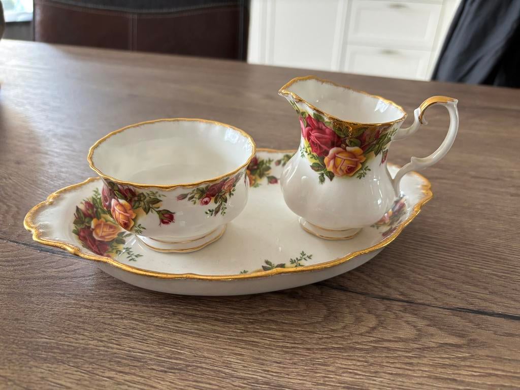 Royal Albert roomstel, Ophalen