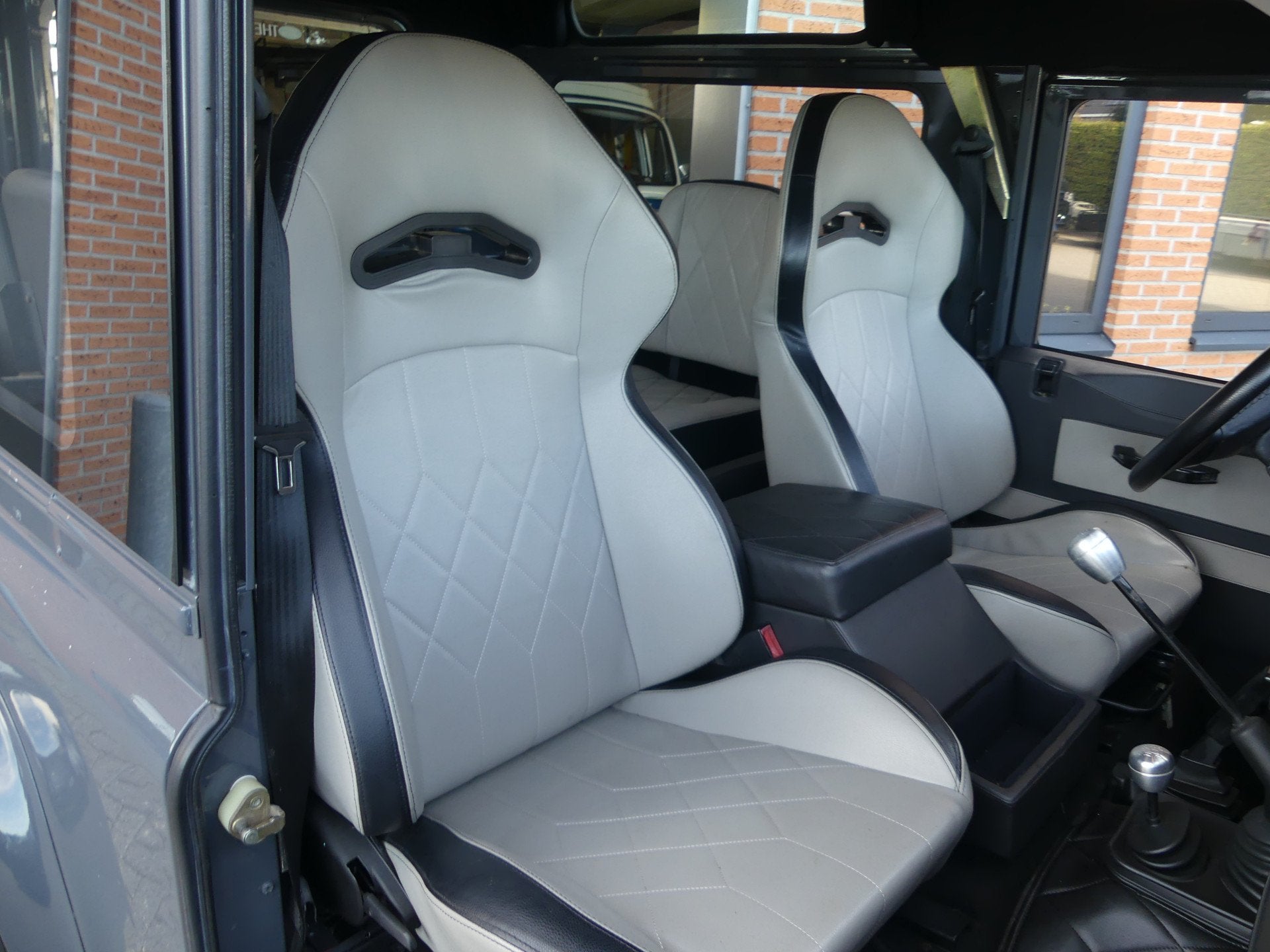 Land Rover 90 Benzine 2.0 136pk / 6 persoons (bj 1997), foto 10