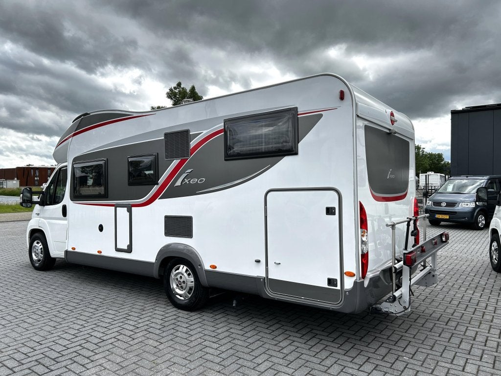 Bürstner Ixeo IT 726 Enkele-bedden/Hefbed/2013/150P, Caravans en Kamperen, Campers, Fiat, 7 tot 8 meter, Bedrijf, Bürstner