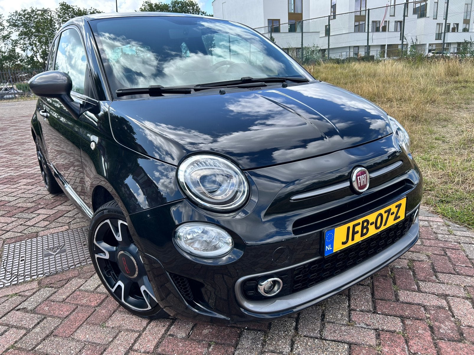 Foto 2 van Fiat 500 1.2 2017 Zwart