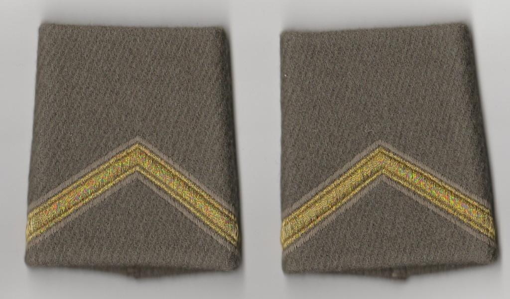 Set rangen epauletten Sergeant, winterjas, Verzenden, Landmacht, Nederland, Embleem of Badge