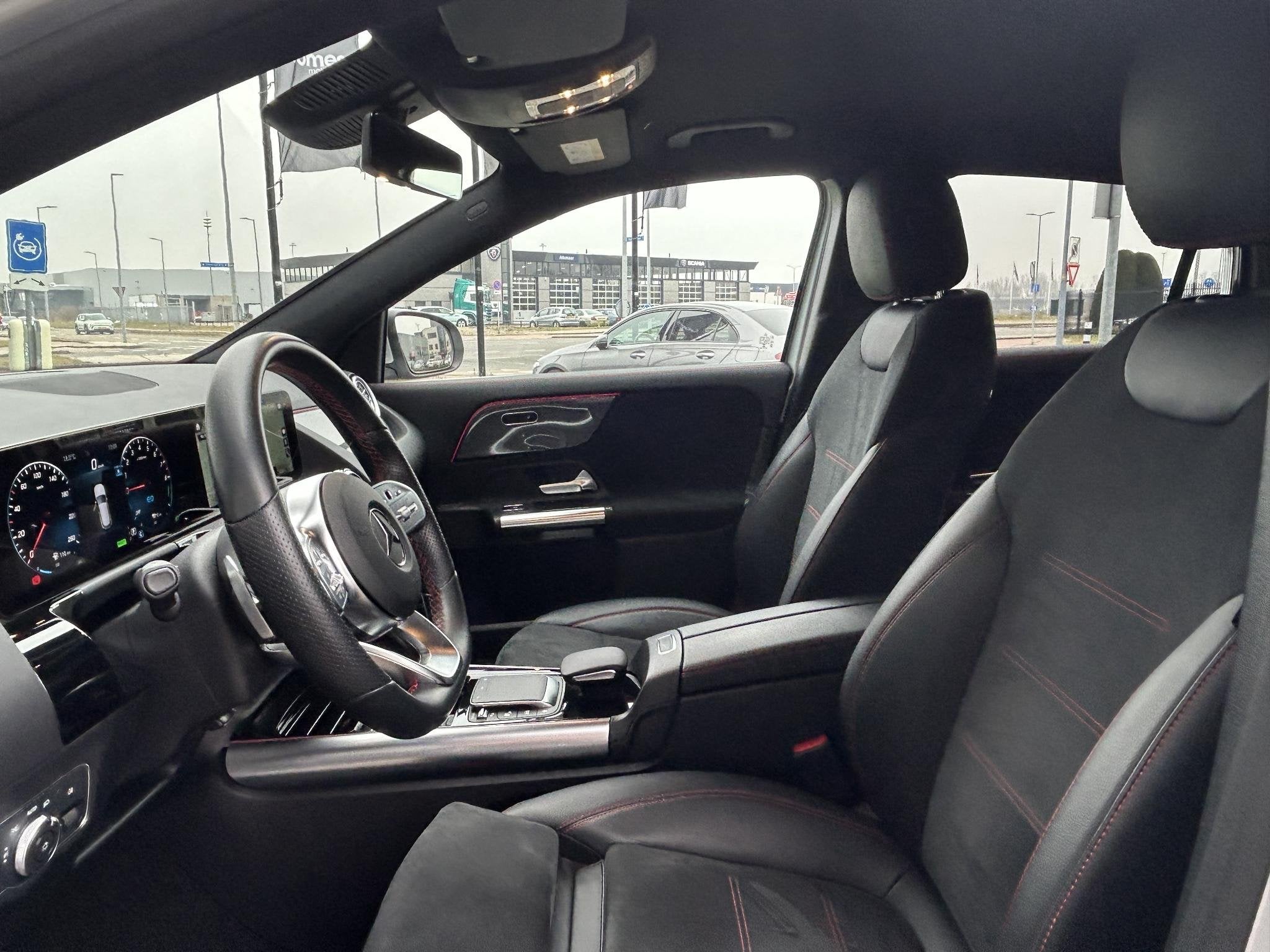 Mercedes-Benz GLA-klasse 250 e AMG Line, Auto's, Stof, 16 kWh, Bedrijf, Hybride Elektrisch/Benzine