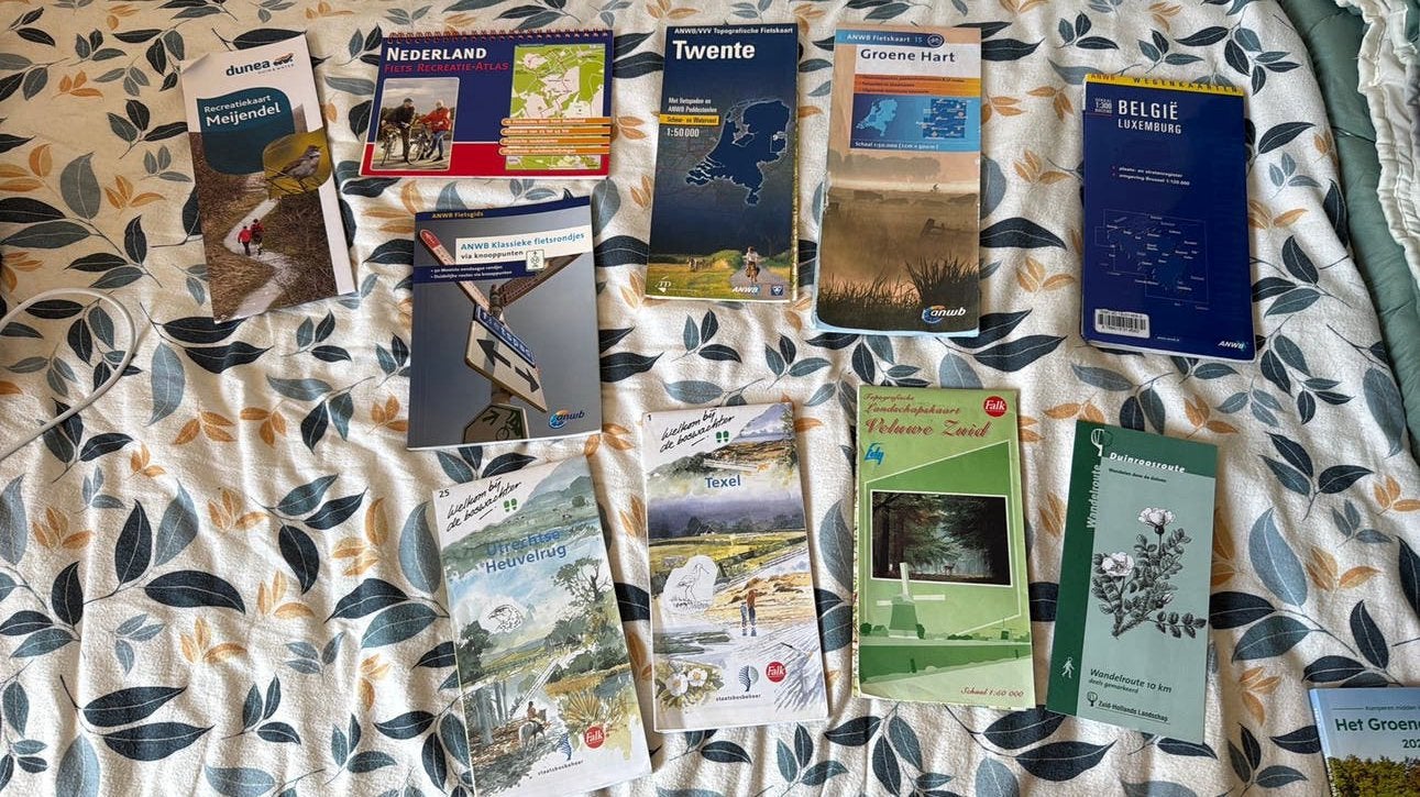 Wandel- en fietstoutepakket oa ANWB, Gelezen, Fiets- of Wandelgids, Ophalen of Verzenden, ANWB