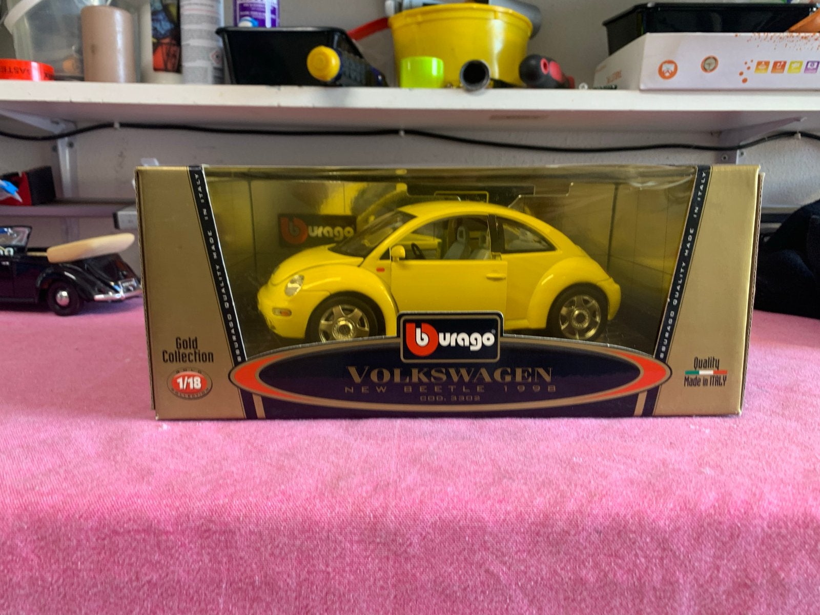 Burago Volkswagen New Beetle 1998 - Nieuw in doos, Ophalen, Nieuw, Auto, Bburago