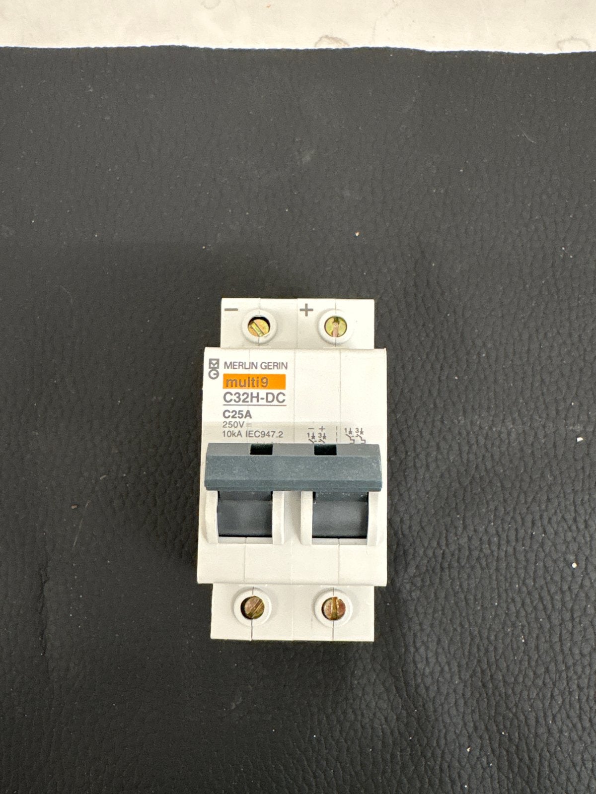 Merlin Gerin Multi9 C32H-DC C25A Installatieautomaat, Ophalen of Verzenden, Gebruikt, Schneider Electric, Installatieautomaat