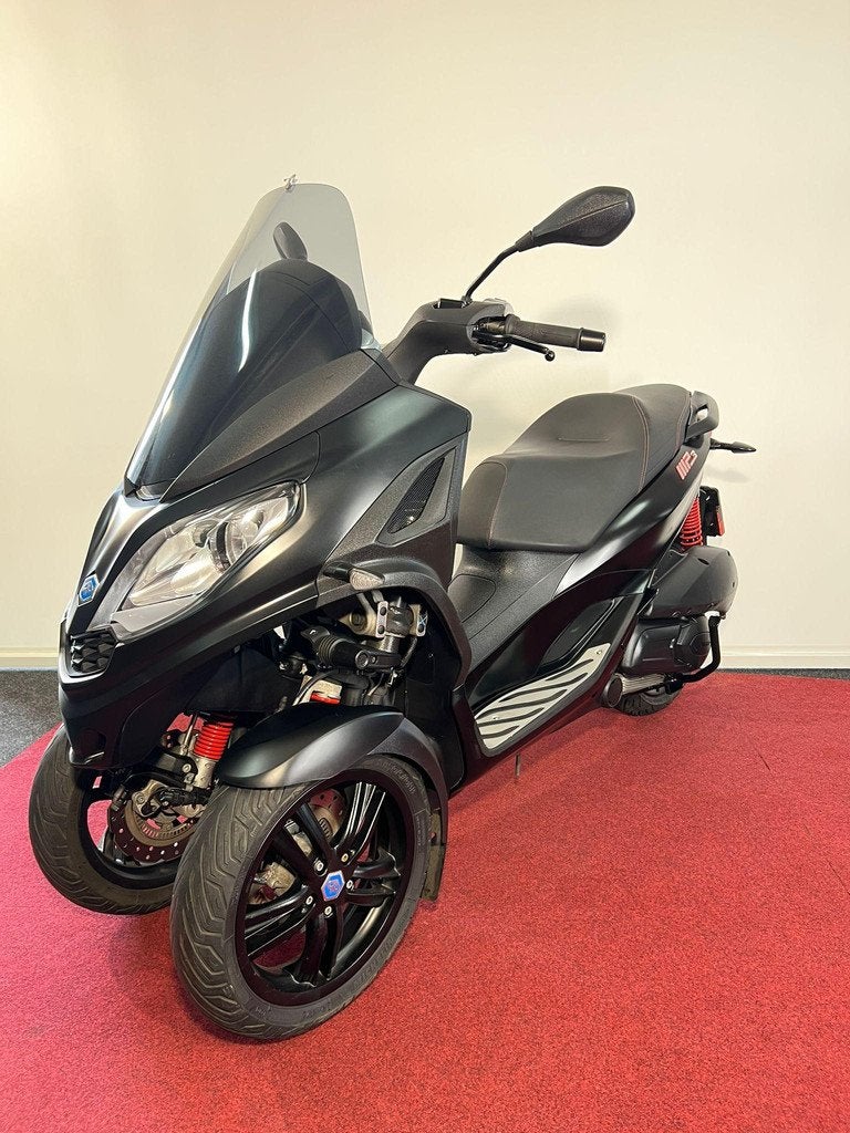 Piaggio MP3 300 HPE Sport, Motoren, Motoren | Piaggio, Scooter, Bedrijf, Piaggio Vespa B.V., Minervum 7272
4817 ZM  Breda, NL
