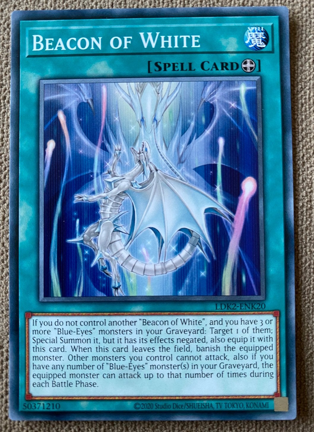 Yu-Gi-Oh! Beacon of White Legendary  Print !, Ophalen of Verzenden, Zo goed als nieuw, Losse kaart