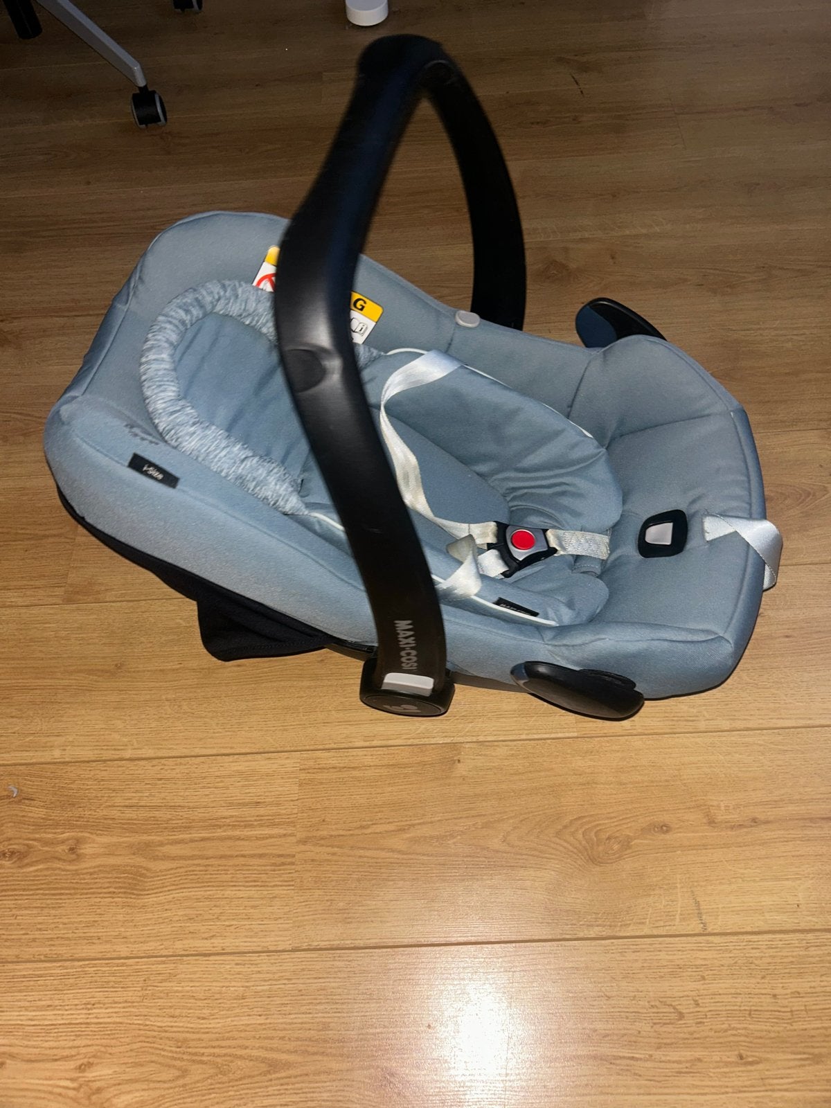 Maxi Cosi Pebble 360 Essential Grey, Autogordel of Isofix, Zo goed als nieuw, 0 t/m 13 kg, Maxi-Cosi