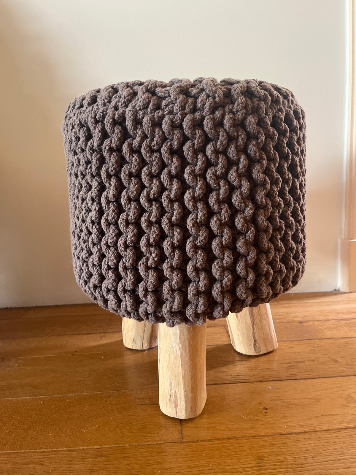 Poef met houten poten, Ophalen of Verzenden, Zo goed als nieuw, Hout