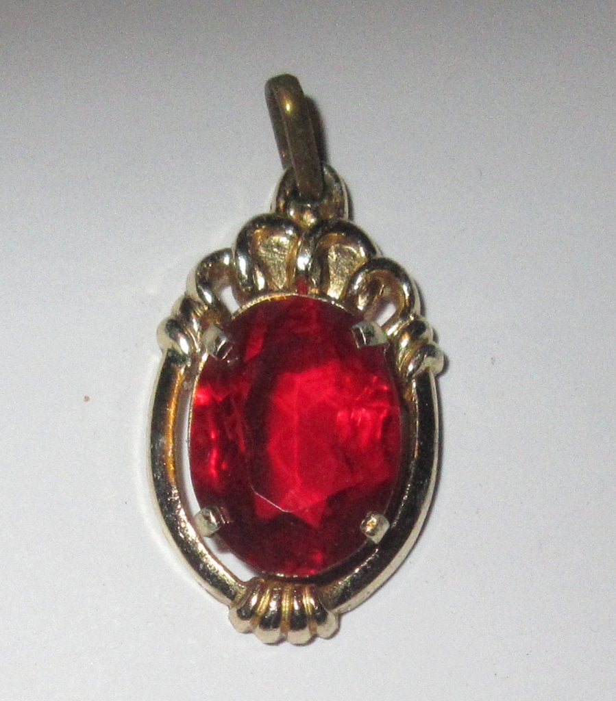 kettinghanger 01 licht goudkleurig met rood glas, Ophalen of Verzenden, Zo goed als nieuw, Goud, Overige materialen