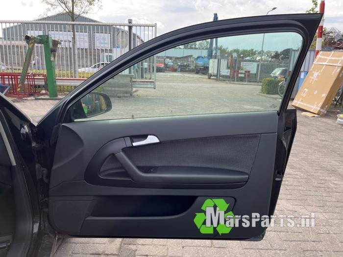 Portier 2Deurs rechts van een Audi A3 (LY9B)