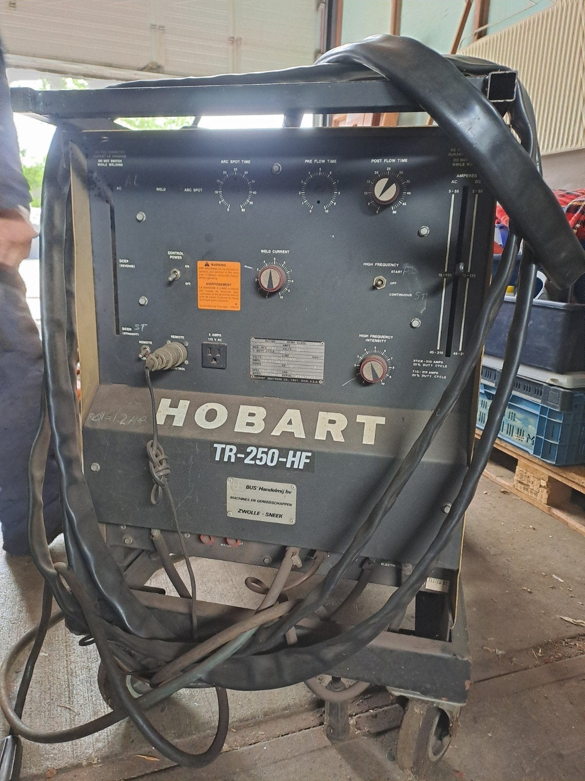TIG-lasapparaat Hobart TR-250-HF.  T.E.A.B., Doe-het-zelf en Verbouw, Ophalen, 150 tot 250 ampère, Tig