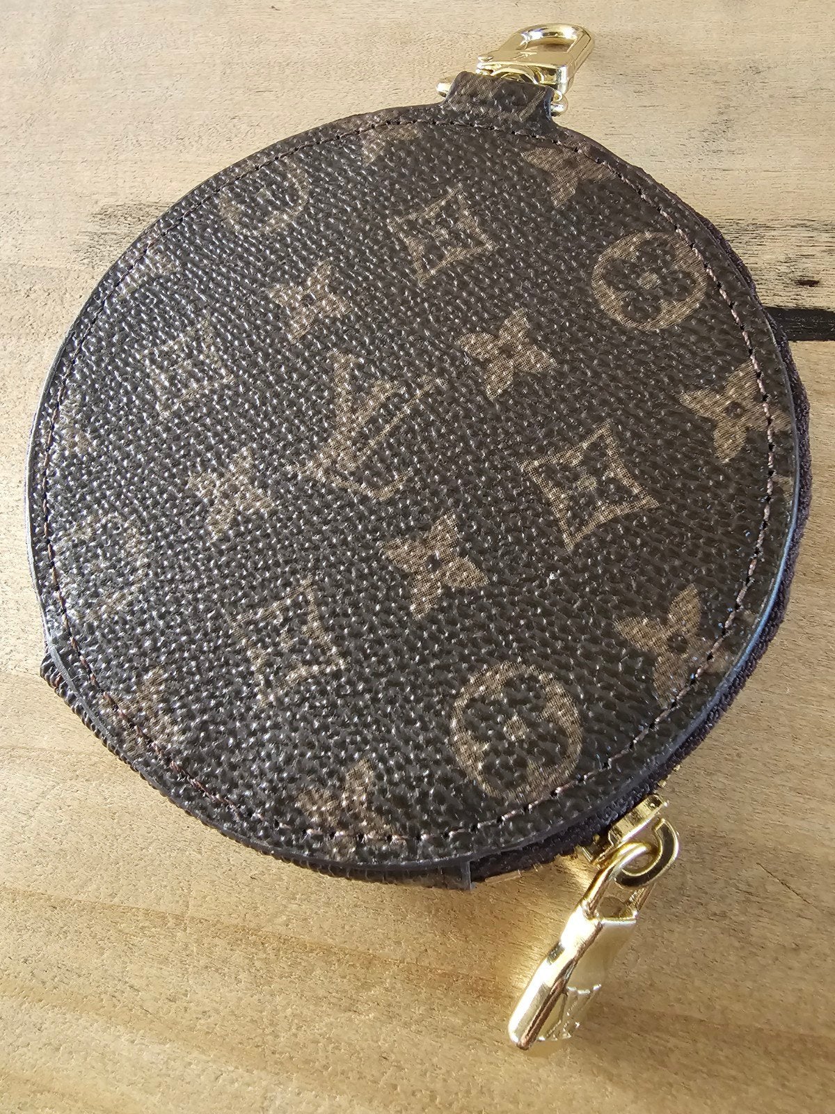 LOUIS VUITTON; MOOIE RONDE PORTEMONNEE ZGAN BIEDEN, Ophalen of Verzenden, Nieuw, Bruin