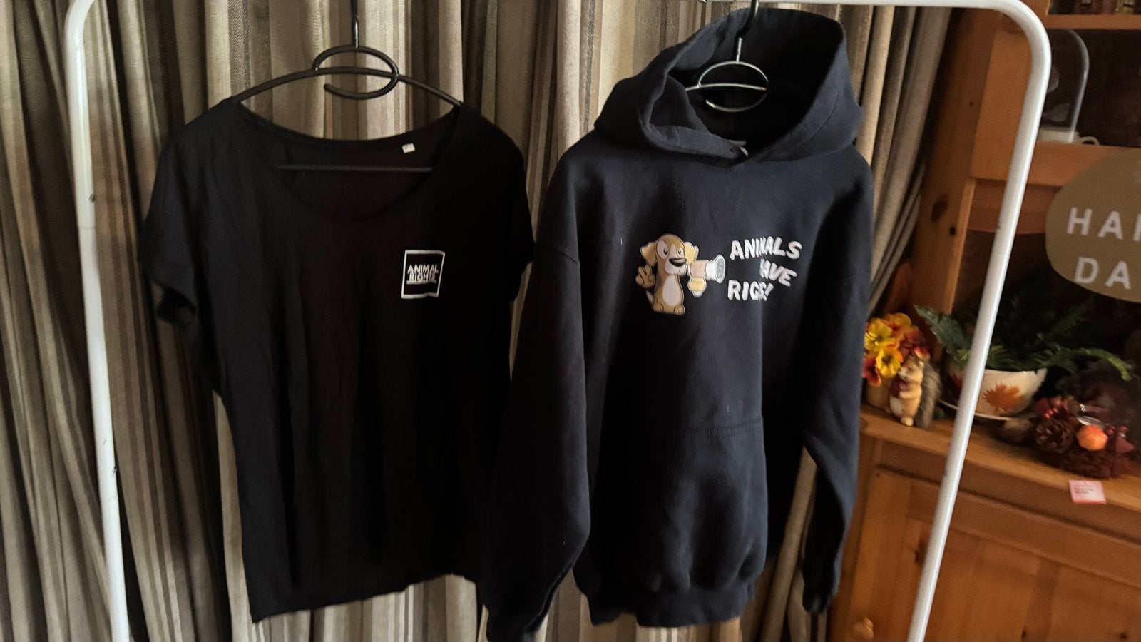 Zwarte T-shirt hoodie dierenrechten print animal rights M, Maat 38/40 (M), Zwart, Ophalen of Verzenden, Lange mouw