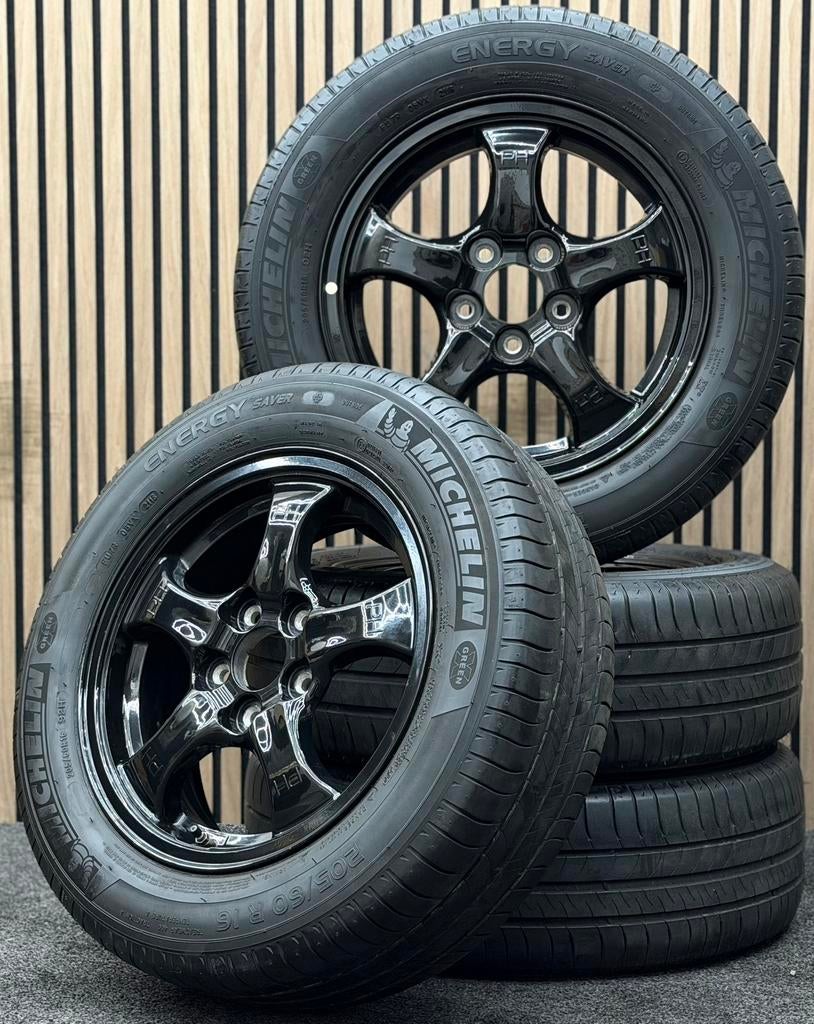 Originele 16 inch Kia Niro 5x114.3 ET45 Michelin 205/60/16, Auto-onderdelen, Banden en Velgen, Ophalen, 16 inch, ., Banden en Velgen
