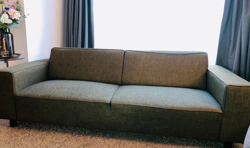 Olijfgroene stoffen 3-zitsbank, Huis en Inrichting, Banken | Bankstellen, Ophalen, Driepersoons, 75 tot 100 cm, Zo goed als nieuw