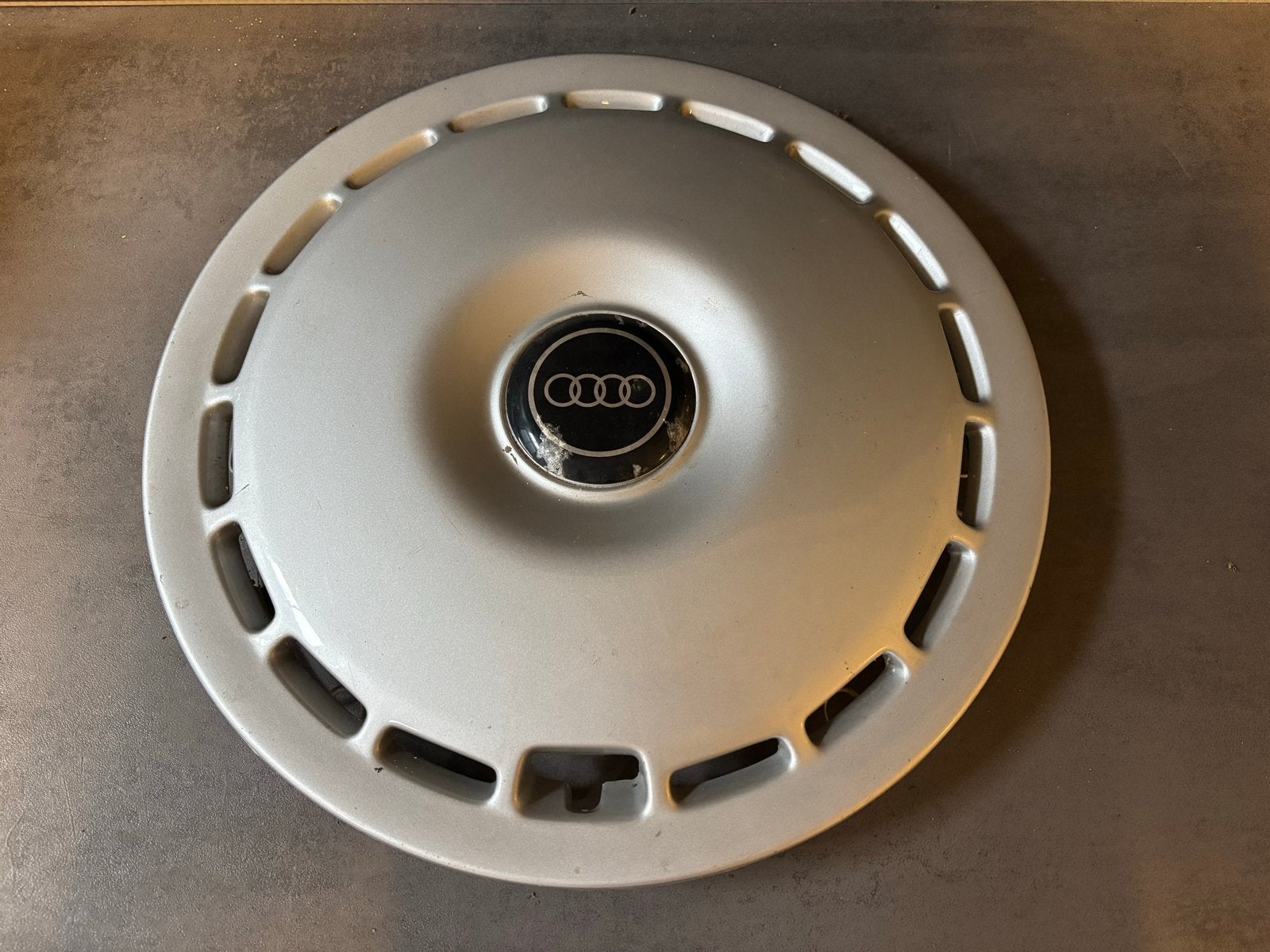 3x Nieuwstaat Audi 80 wieldoppen, Ophalen of Verzenden, Zo goed als nieuw