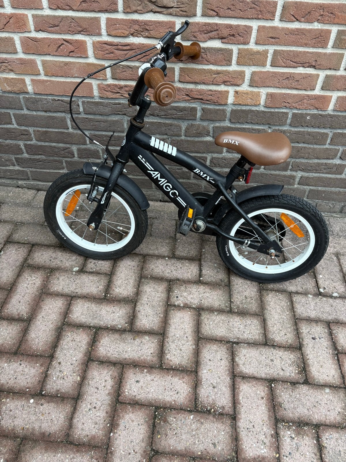 Amigo BMX kinderfiets 14 inch - Zwart - Incl zijwieltjes, Fietsen en Brommers, Ophalen, Terugtraprem, Zijwieltjes, Gebruikt