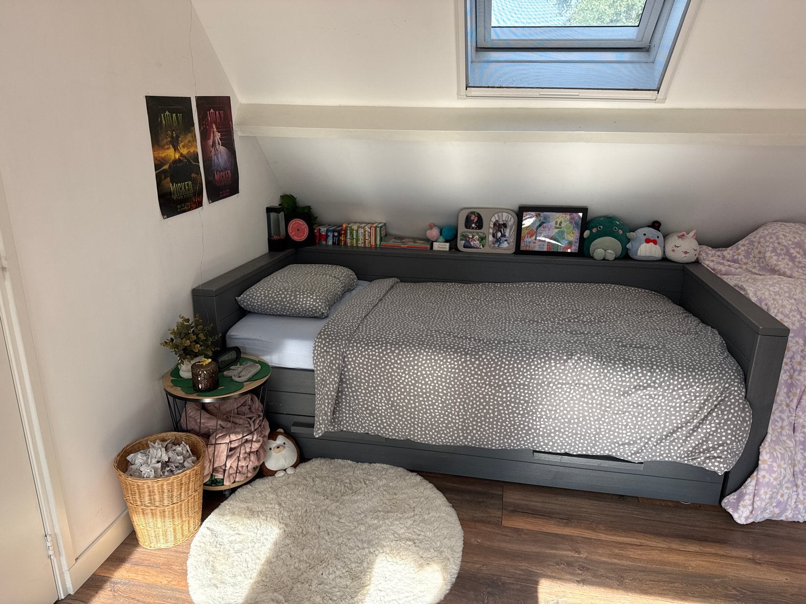 Grijs bed met uitschuifbaar logeerbed en opbergruimte, Ophalen, Gebruikt, 90 cm, Eenpersoons