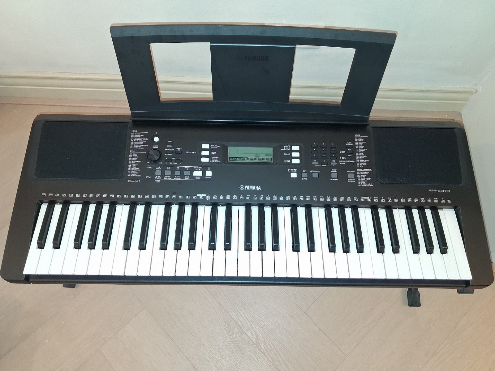Yamaha PSR-E373 Keyboard met standaard