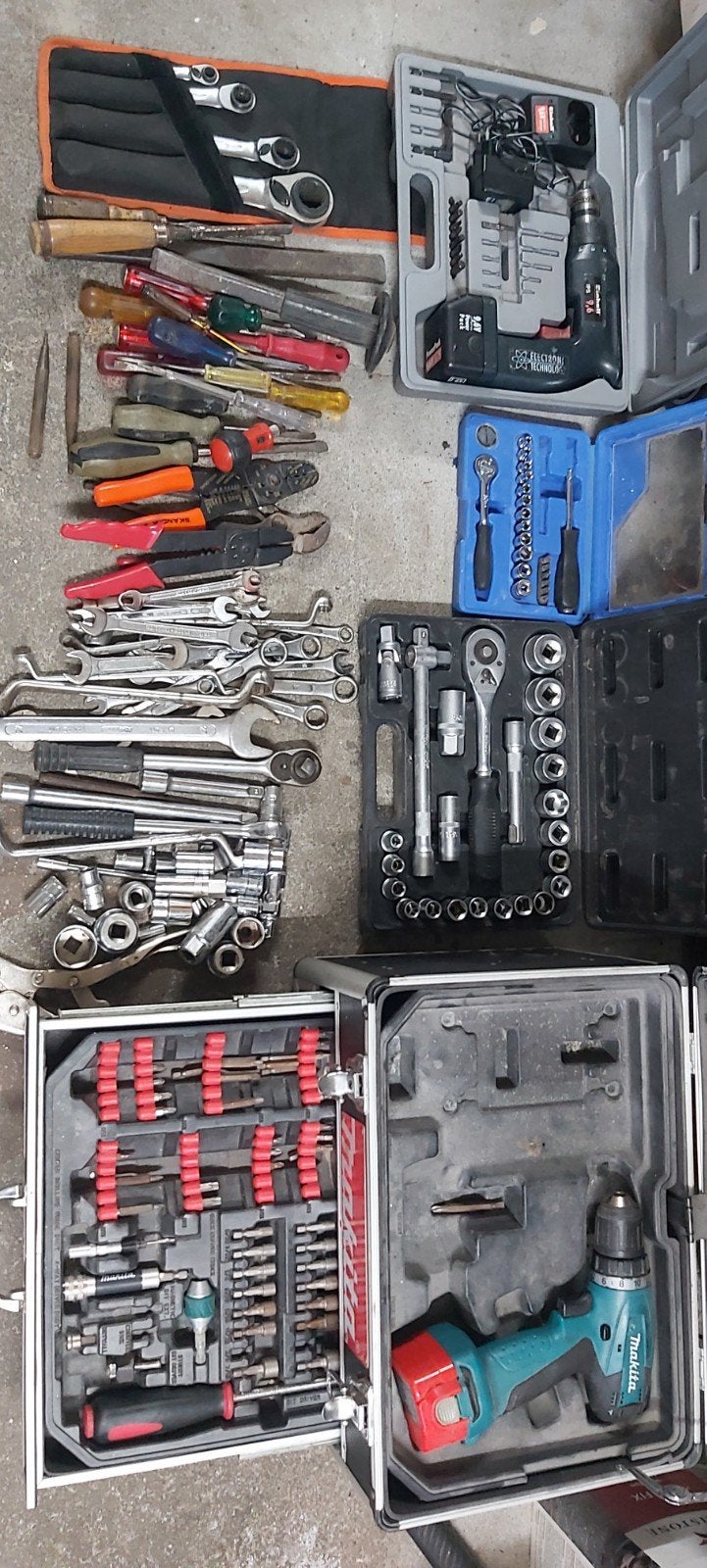 Gereedschap set met boormachines en accessoires, Ophalen, Gebruikt, Gereedschapsset, Overige merken
