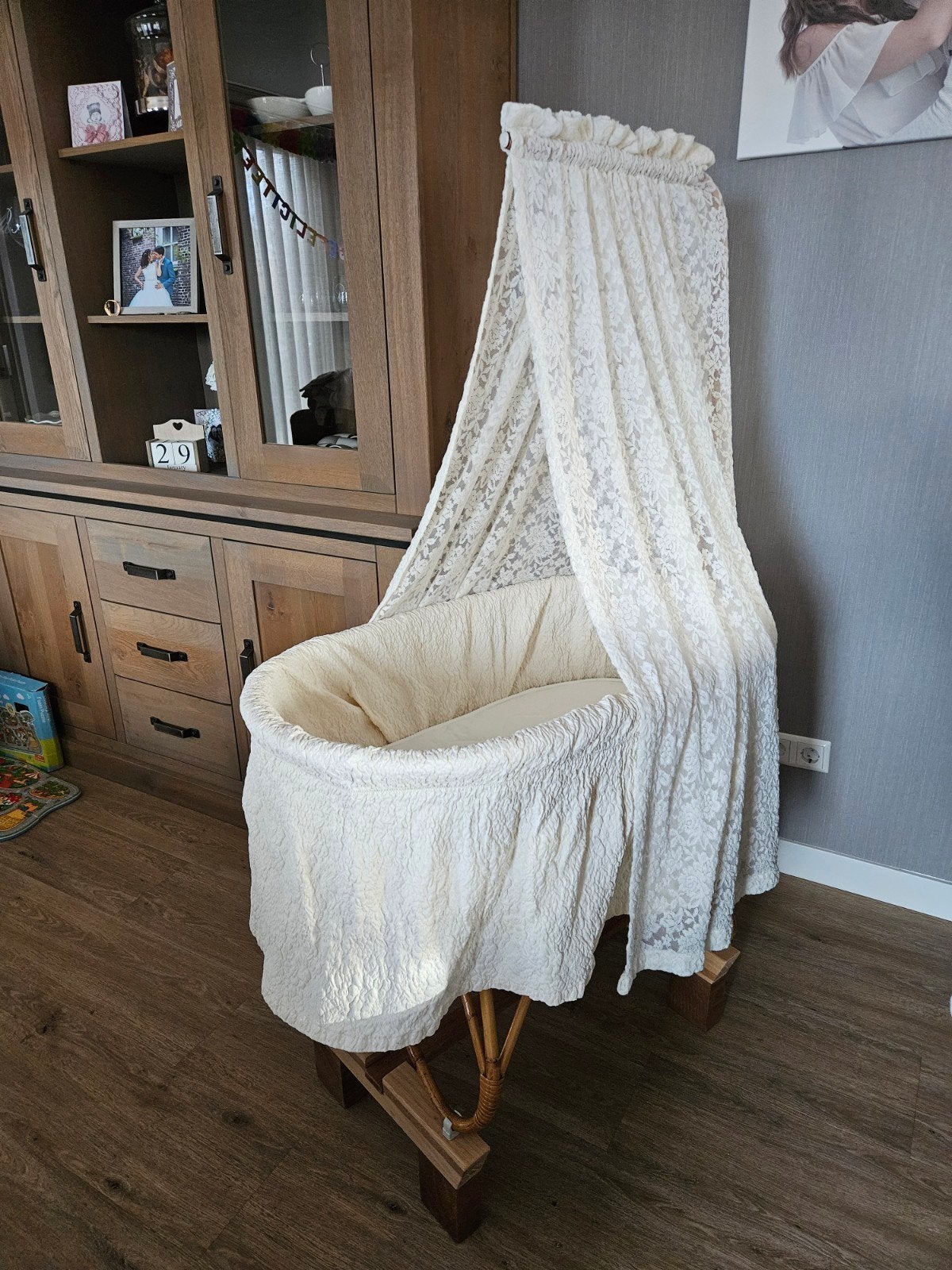 Antieke Wieg met Onderstel en Nieuw Matras, Kinderen en Baby's, Babywiegjes en Ledikanten, Ophalen, Wieg