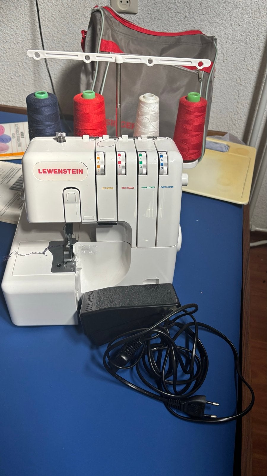 Lewenstein Lockmachine - Zo goed als nieuw, Ophalen, Zo goed als nieuw, Lockmachine, Lewenstein