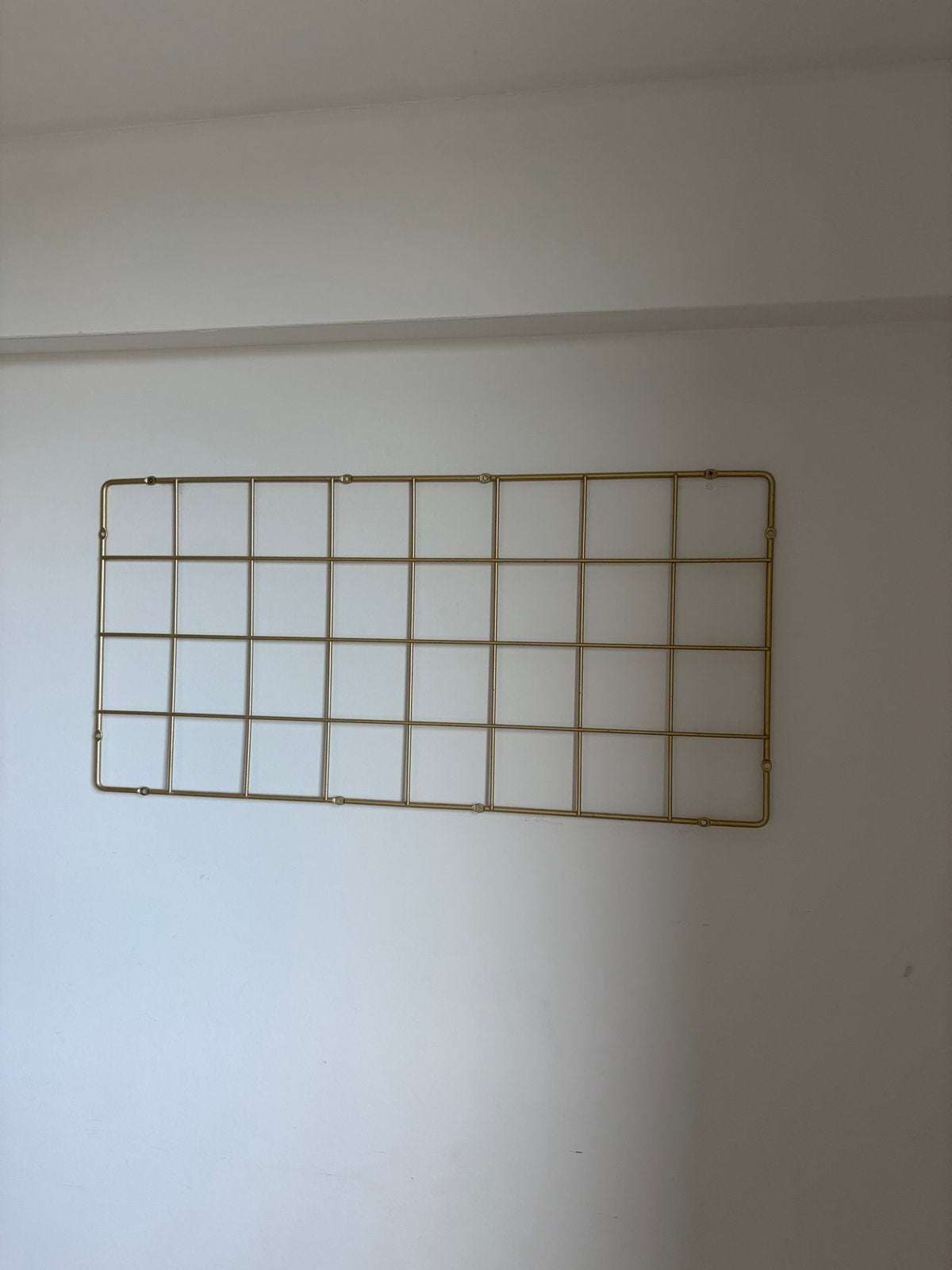 Gouden metalen wandrek - Modern en veelzijdig, Metaal, Ophalen of Verzenden, Wandbord of Wandpaneel, Met ophangsysteem