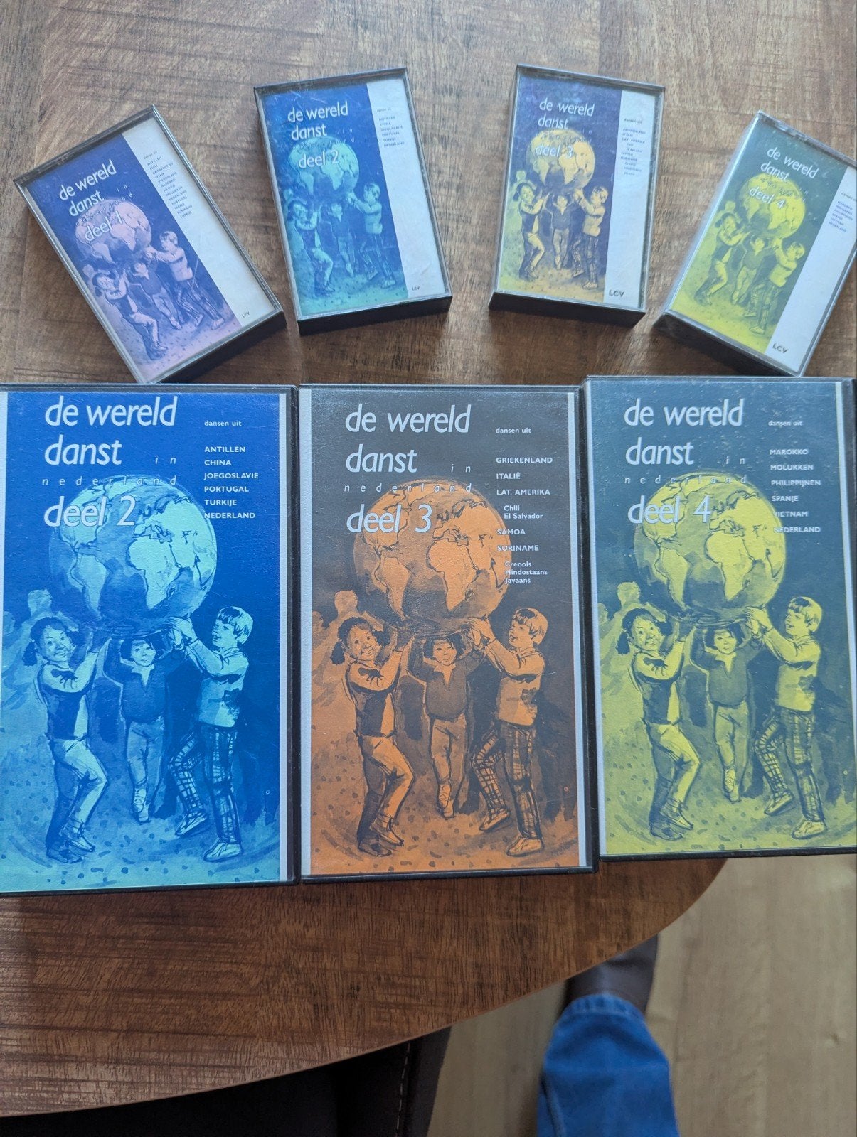 De Wereld Danst -  Collectie (4 delen), Ophalen, Gebruikt, 2 t/m 25 bandjes, Wereldmuziek